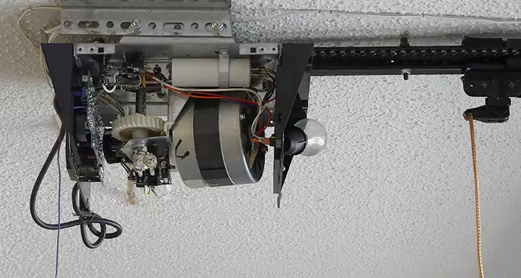 Emergency Garage Door Opener Repair in Wellington, FL