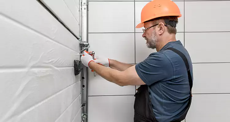 Emergency Garage Door Repair in Wellington, FL