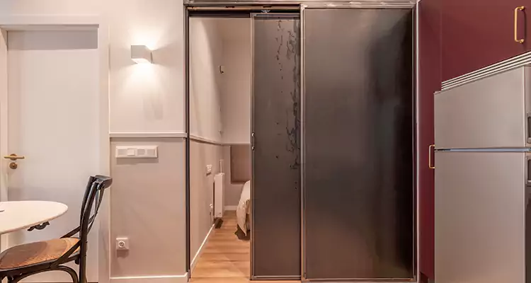We Fix Closet Sliding Door in Wellington, FL 