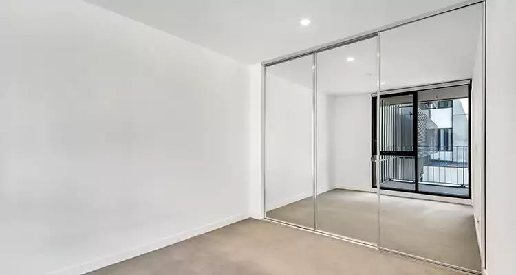 Why Homeowners Choose Us for Sliding Mirror Door Replacement in Wellington, FL