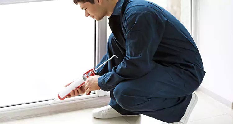 Window Glass Caulk Repair in Wellington, FL